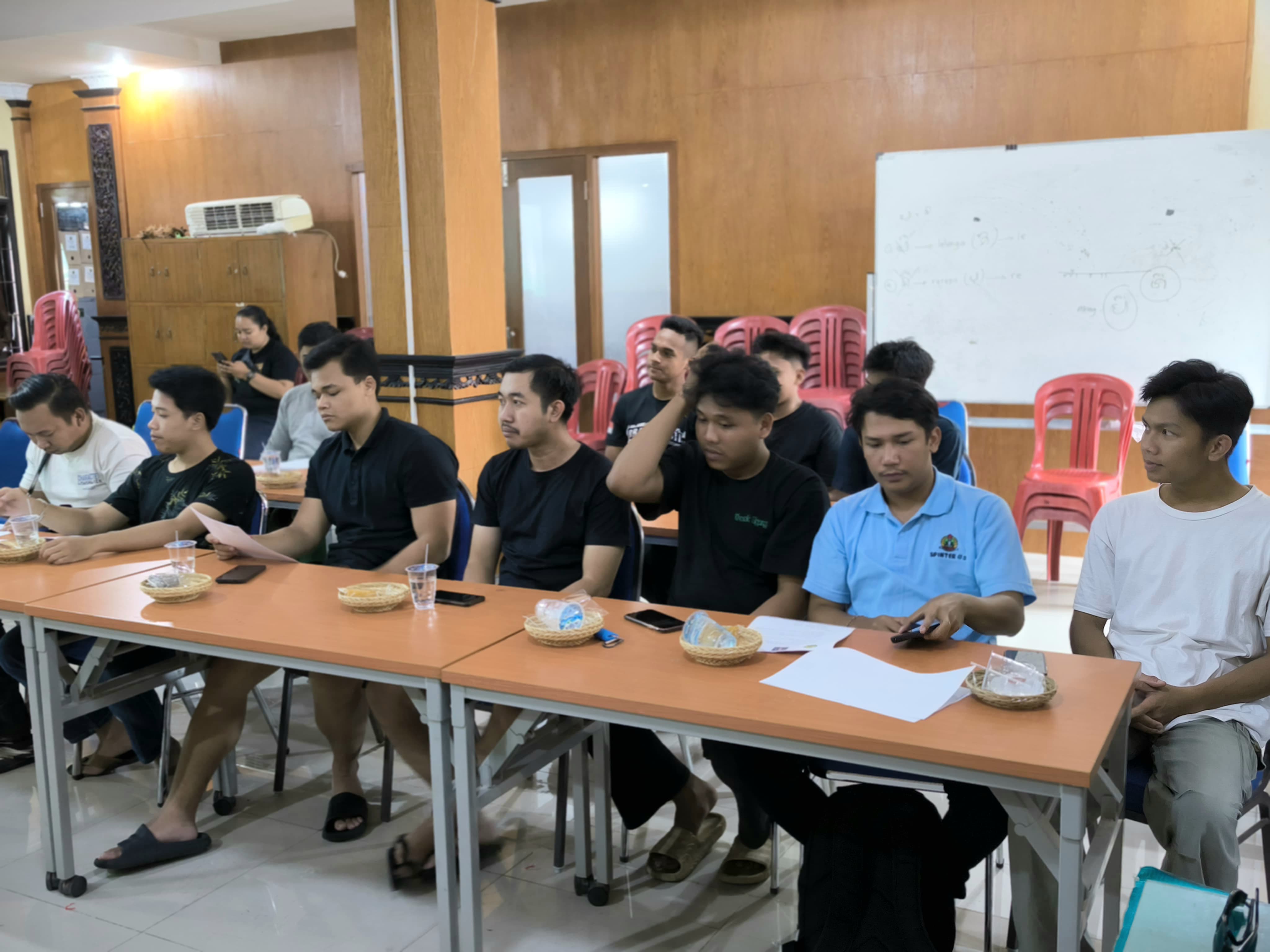 Rapat Koordinasi Dengan Ketua STT Se- Desa (3/3)